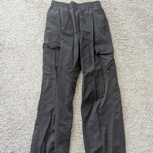Urban Outfitters Black Cargo Pants - Picture 2 of 6